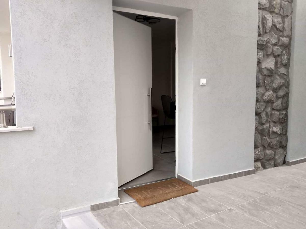 Petrani Suite 1 Néa Péramos Exterior foto